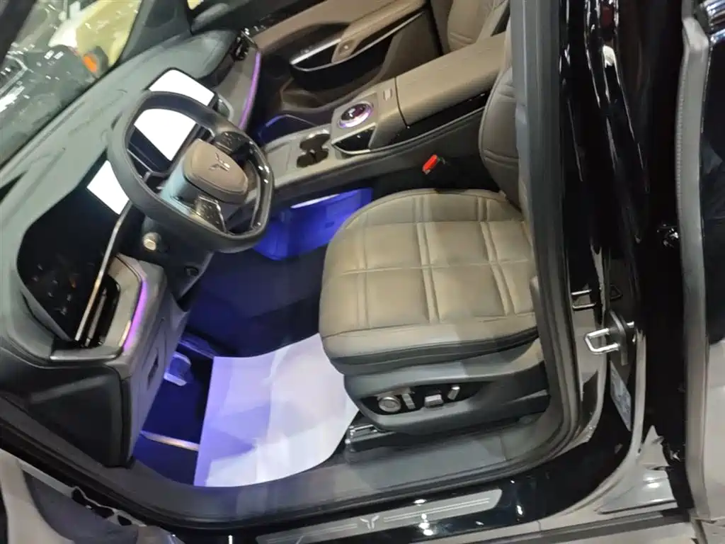 Hongqi Tian Gong 08 2025 680 Ultra AWD фото 15
