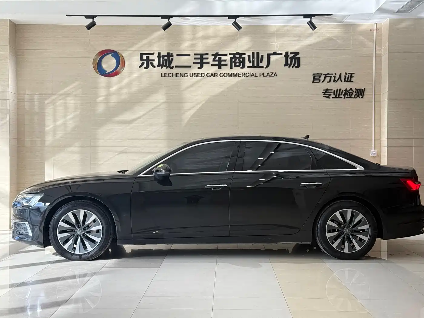 Audi A6L 2020 40 TFSI Luxury Elegance фото 2