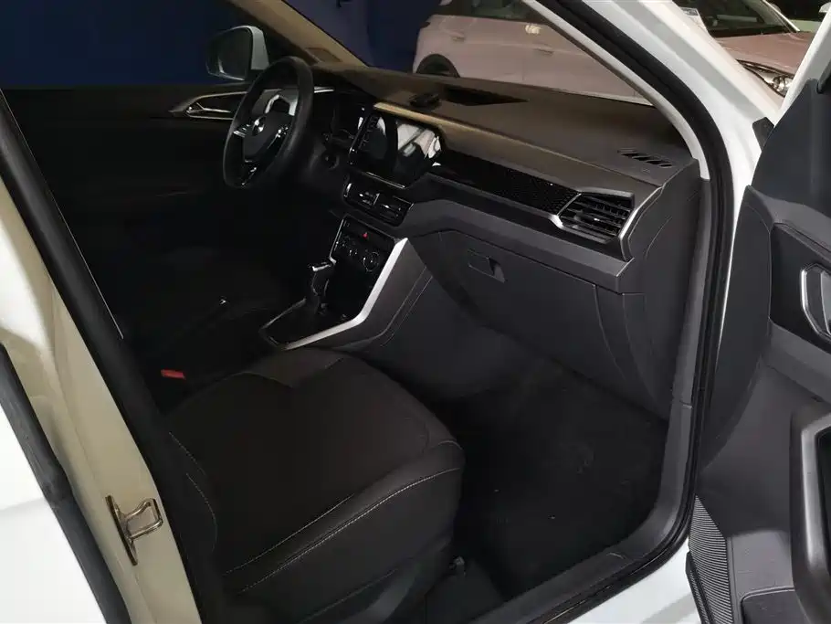 Volkswagen T-Cross 2023 280TSI DSG Luxury Edition фото 8