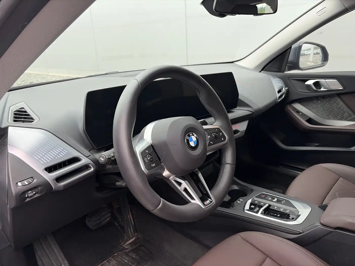 BMW 2 Series 2025 225L M Sport Package фото 4