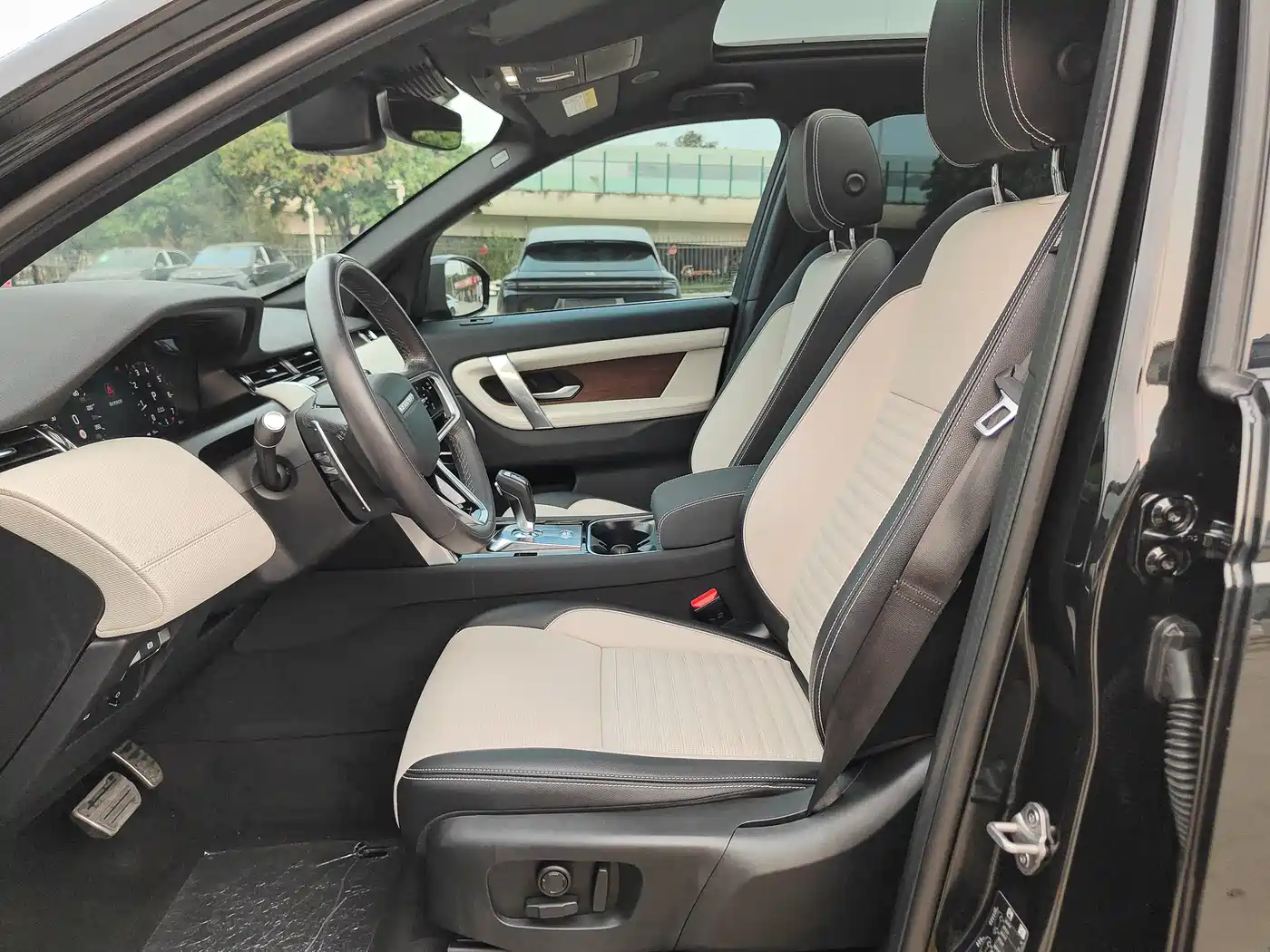 LAND ROVER DISCOVER SPORTS