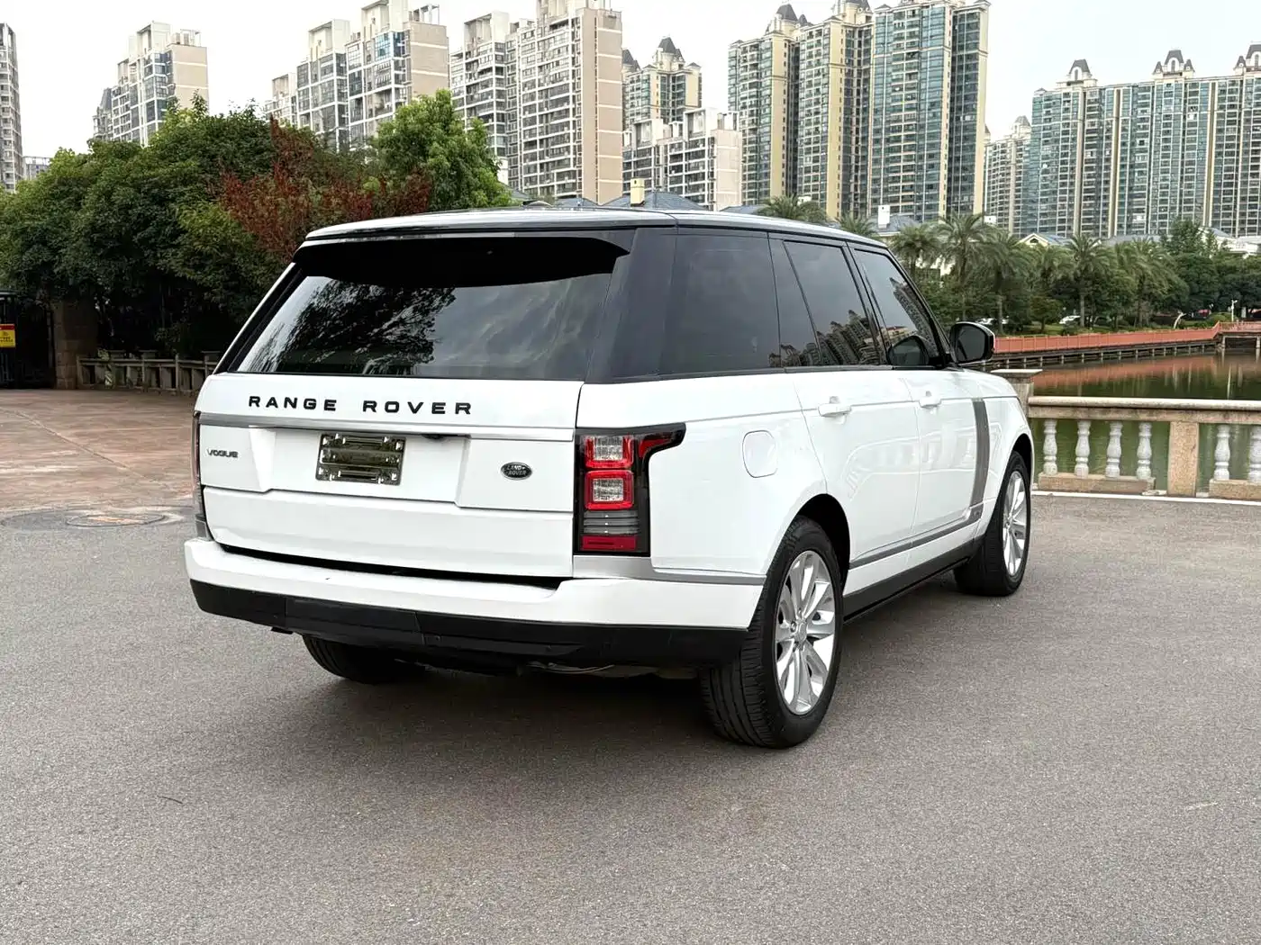 Land Rover Range Rover 2016 3.0 SC V6 Vogue фото 9