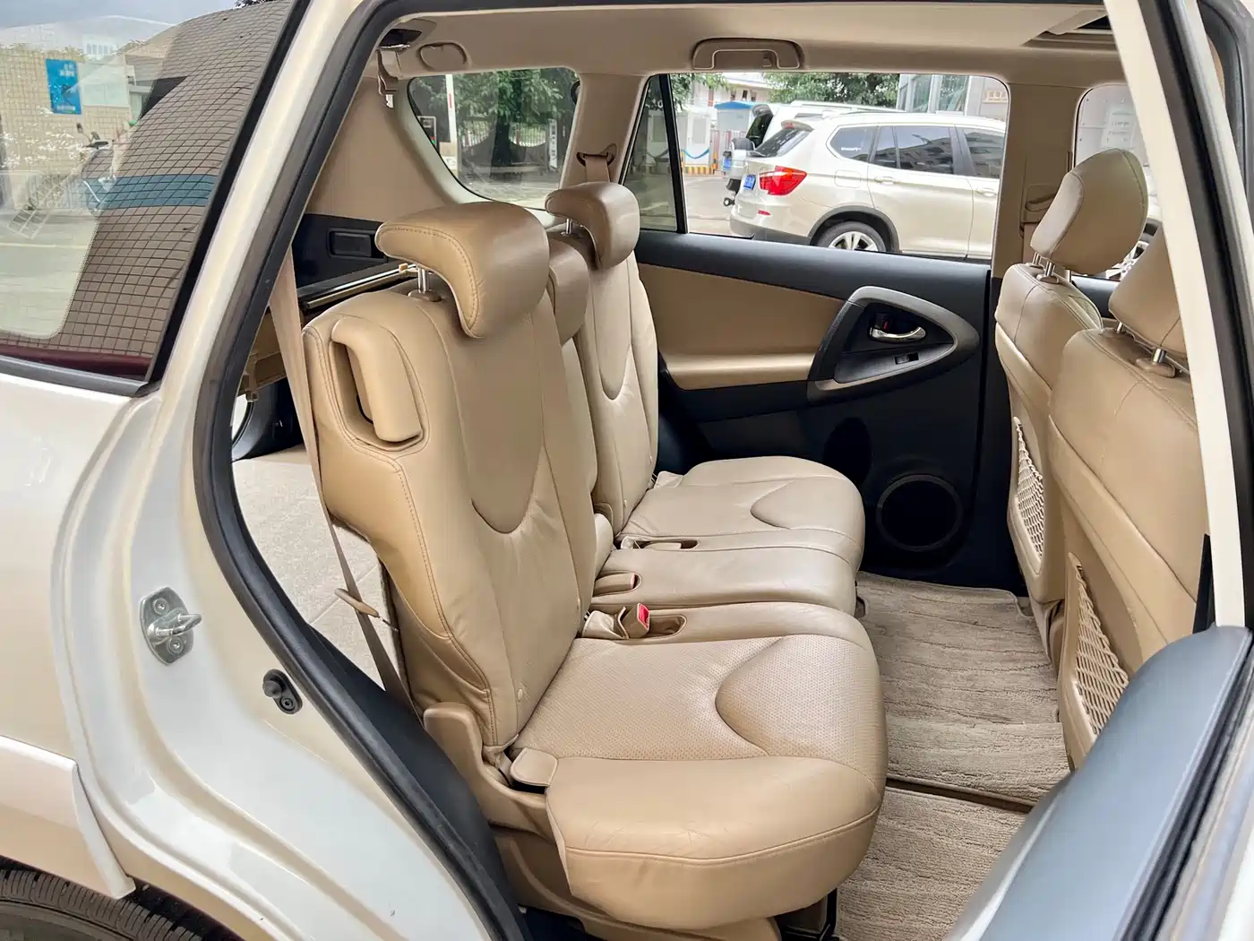 Toyota RAV4 Rongfang 2011 2.4L Automatic 4WD Luxury Edition фото 12