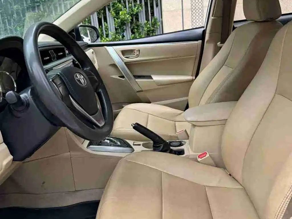 Toyota Corolla 2014 1.6L CVT GL фото 9