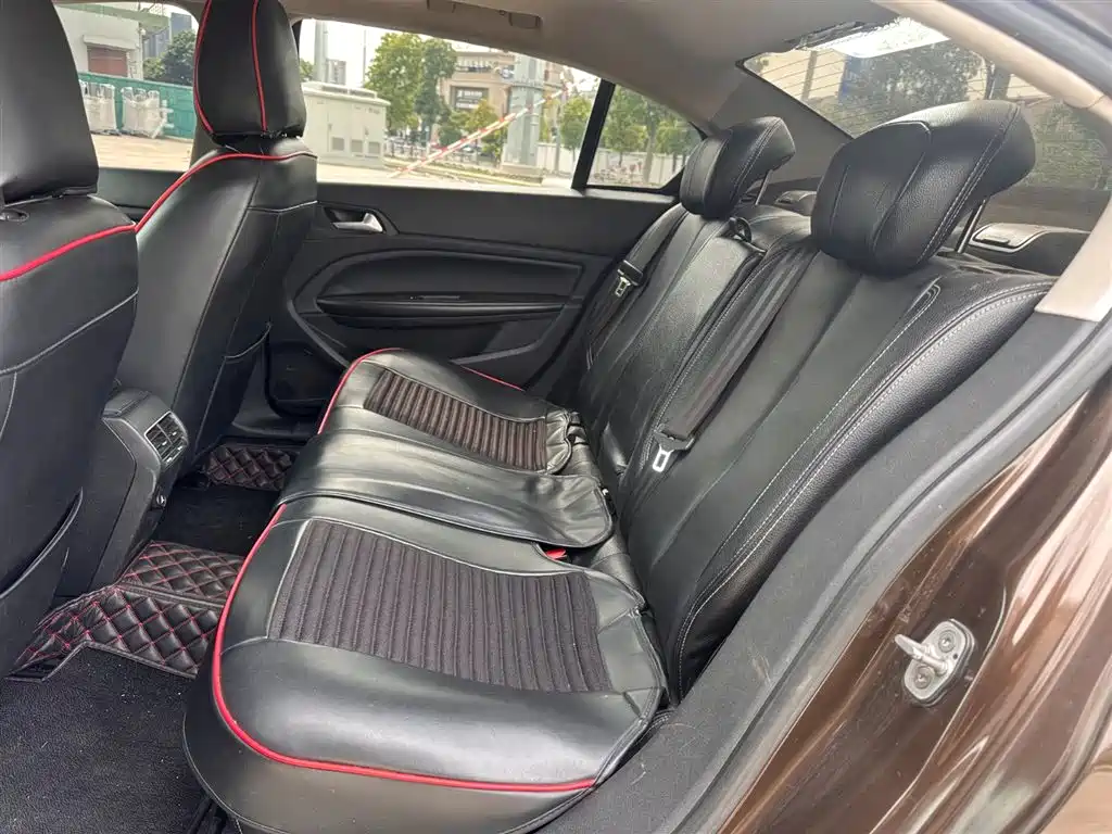 Peugeot 408 2015 Model 1.2T Automatic Luxury Edition фото 12