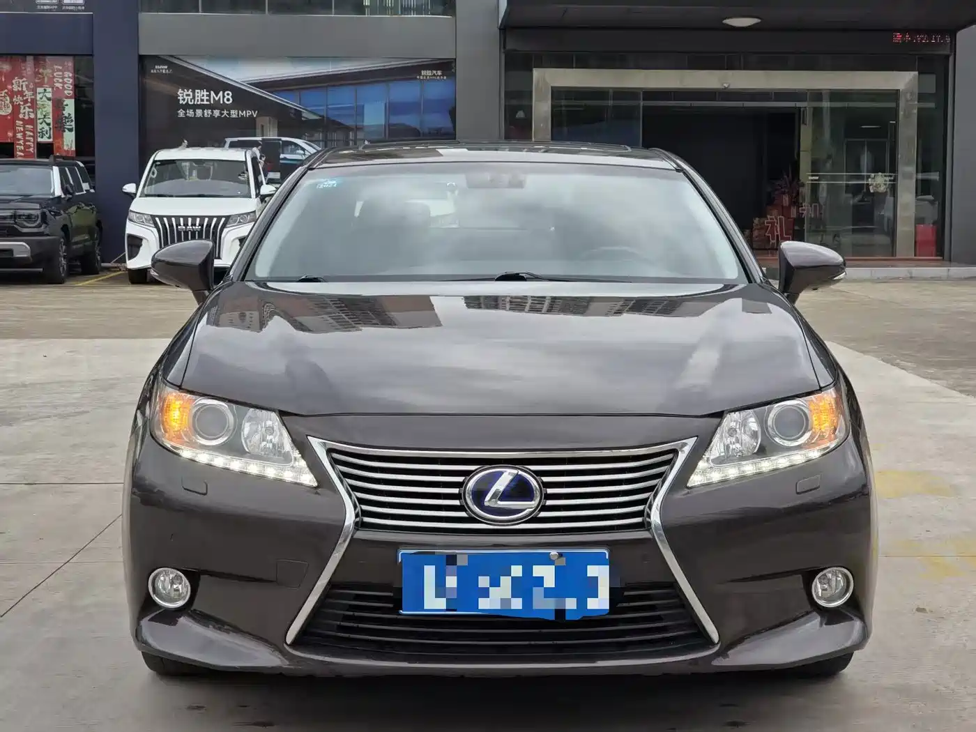 Фото 2 - Lexus ES