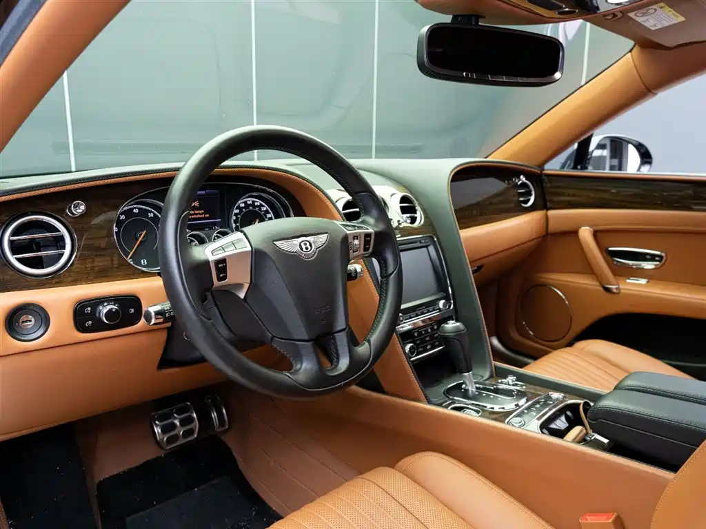 Bentley Flying Spur 2017 4.0T V8 Standard Edition фото 10