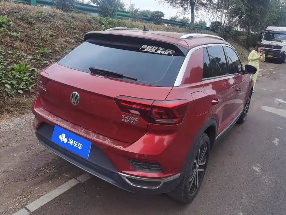 Photo 3 - Volkswagen T-ROC