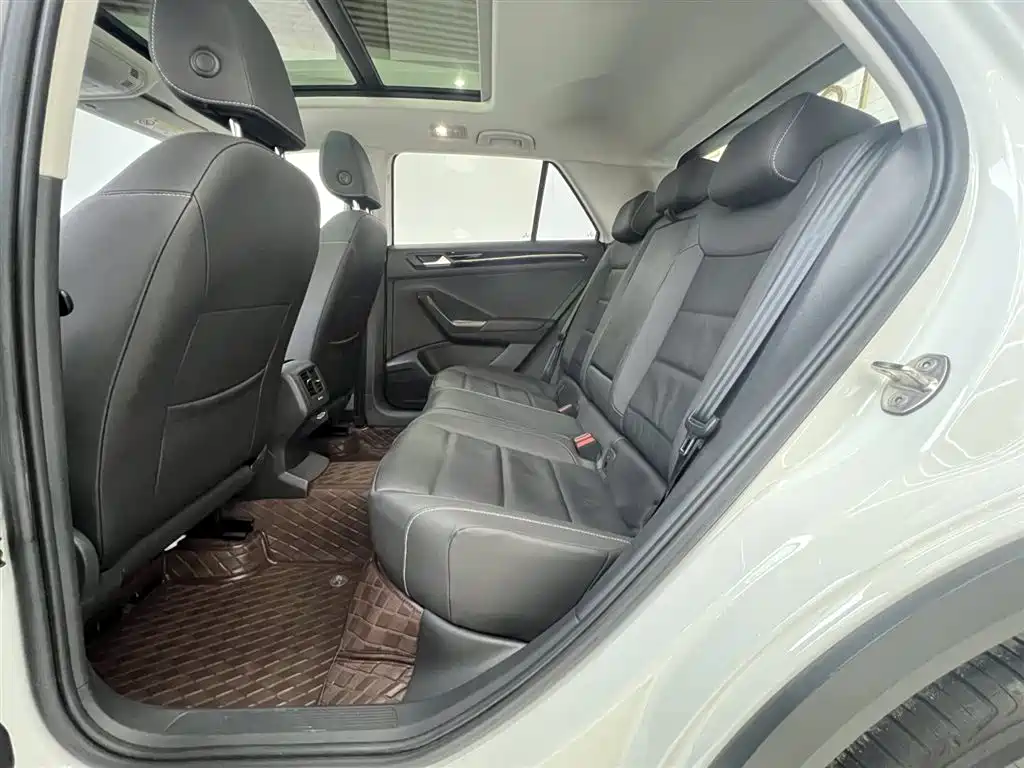 VOLKSWAGEN T ROC EXPLORING SONGS