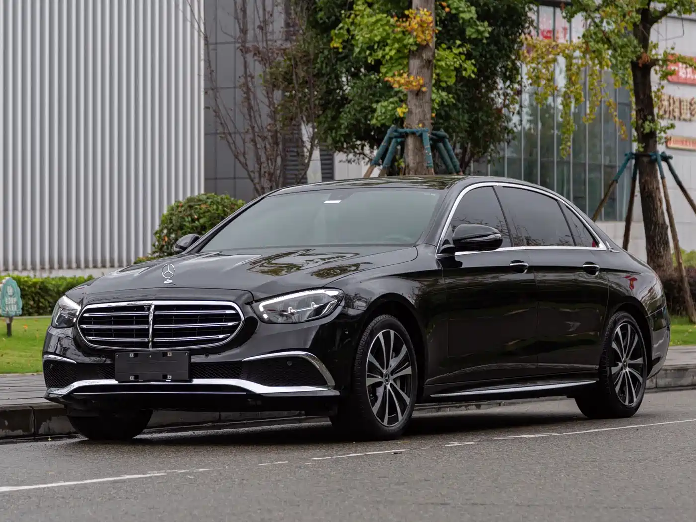 Mercedes-Benz E-Class New Energy 2023 E 350 e L Plug-in Hybrid Sport Sedan