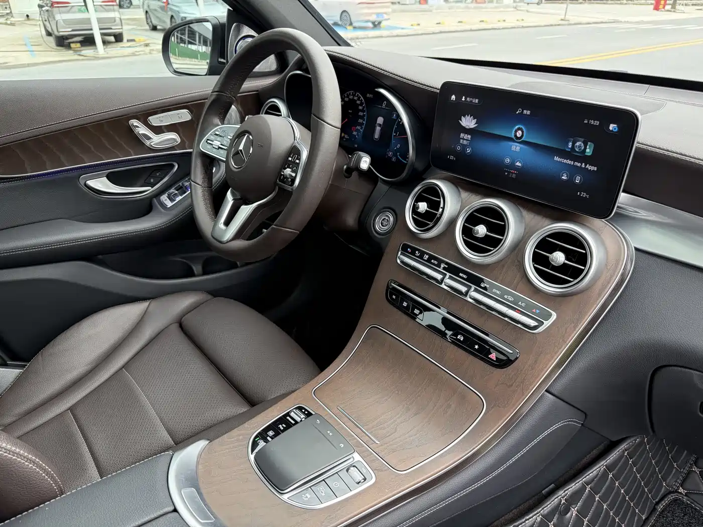 Mercedes-Benz GLC 2020 Facelift GLC 260 L 4MATIC Luxury фото 16