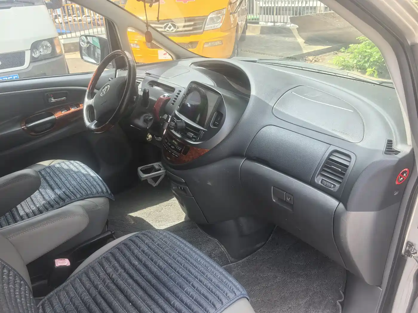 Toyota Previa 2004 2.4L AT фото 3