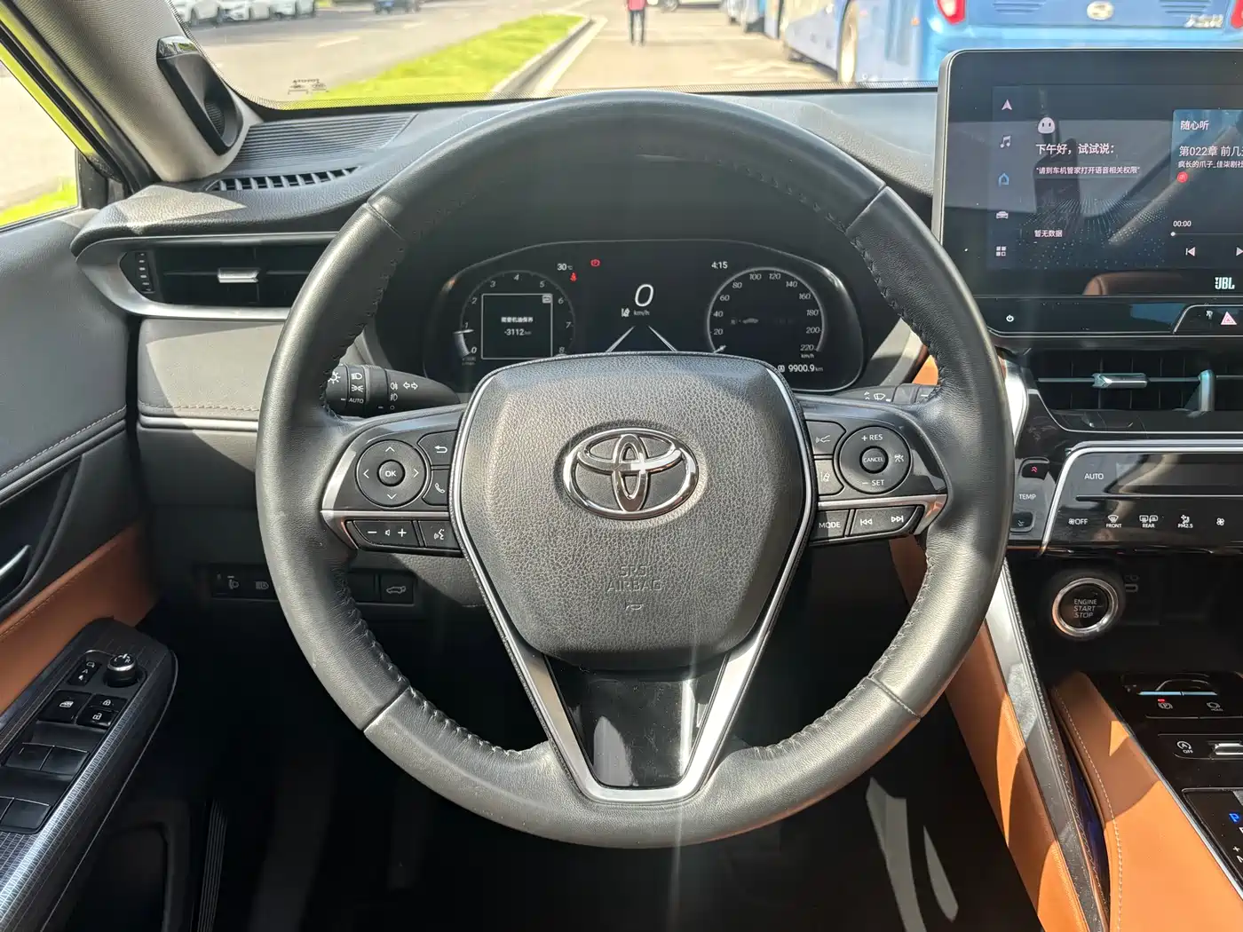 Toyota Venza 2023 2.0L CVT FWD Premium фото 11
