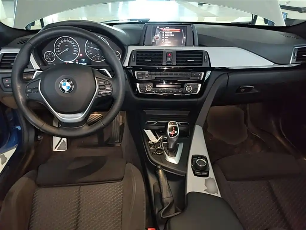 BMW 3 Series 2017 320i M Sport фото 10