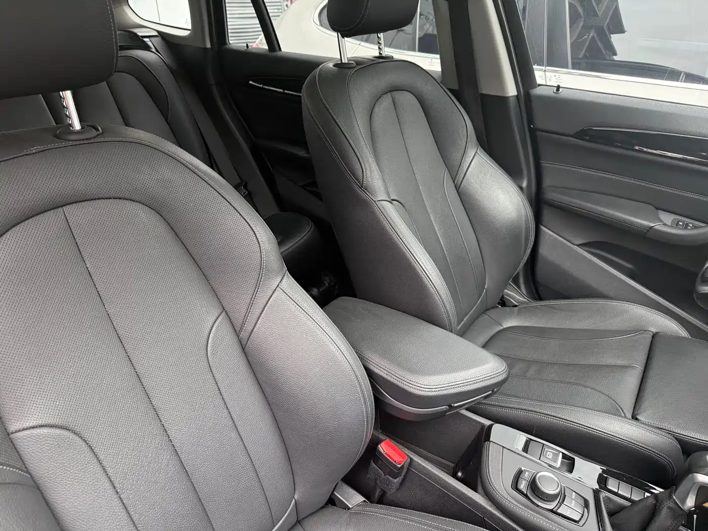 BMW X1 2019 sDrive18Li Premium Model фото 10