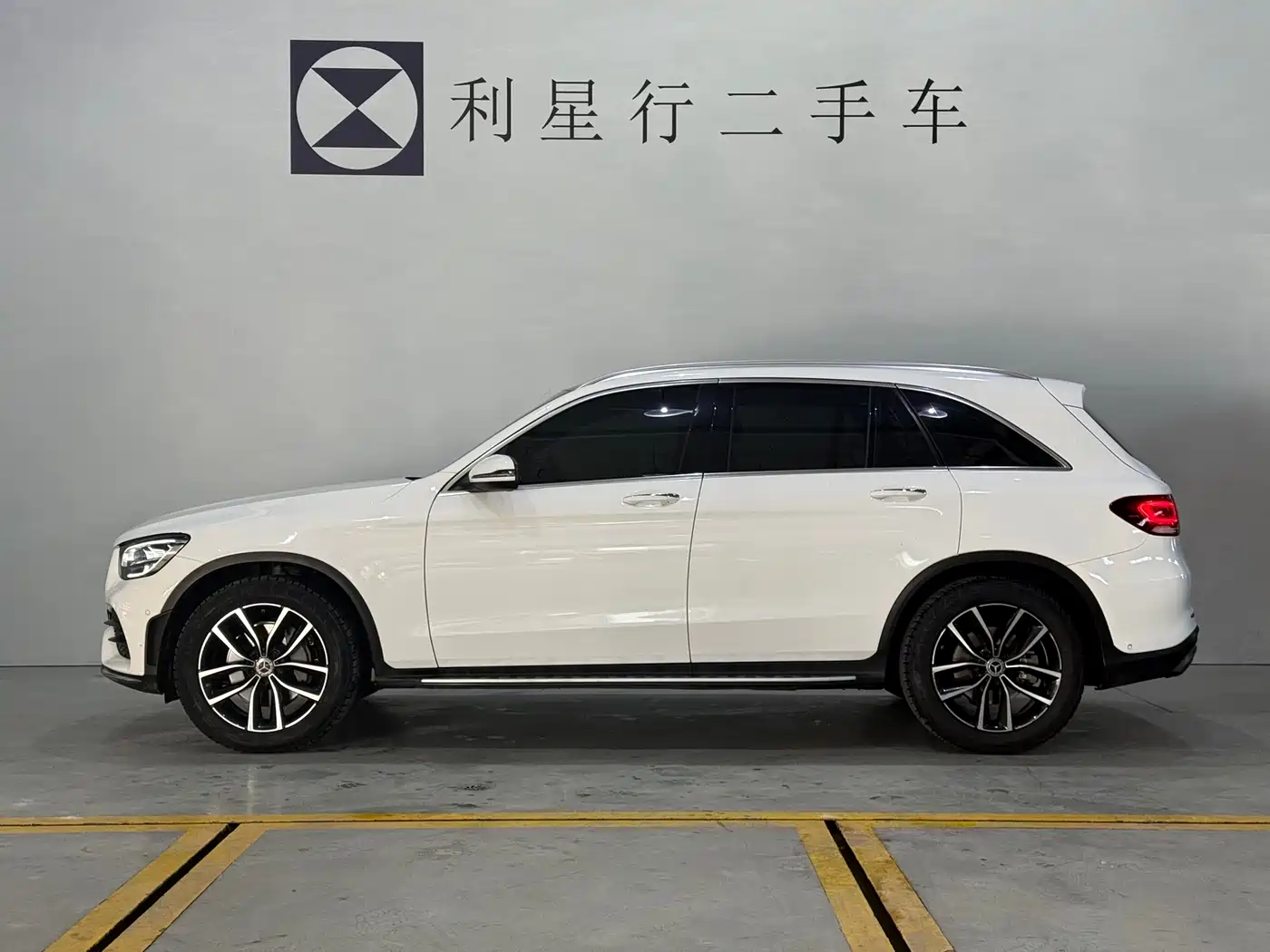MERCEDES-BENZ GLC