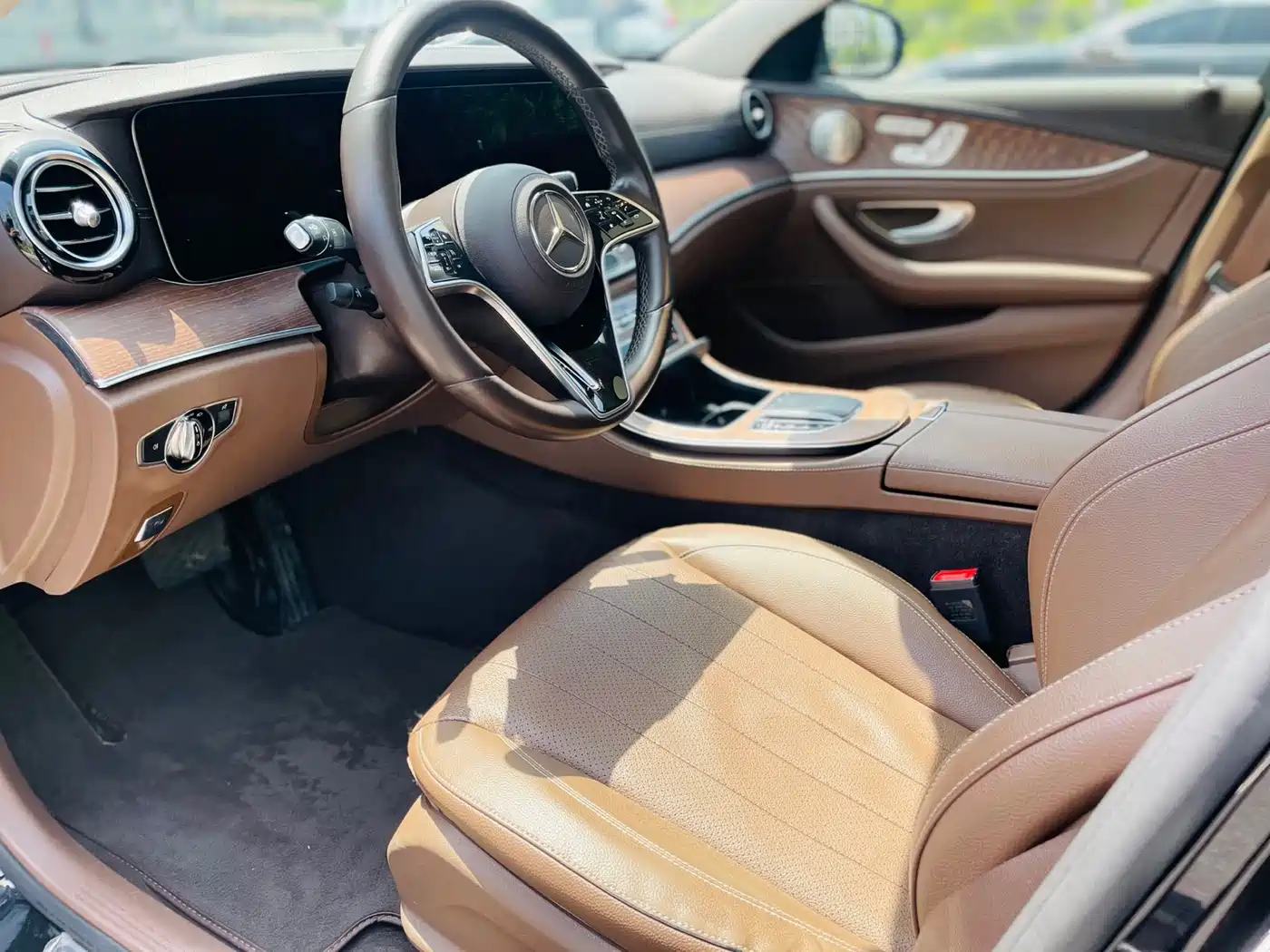 Mercedes-Benz E-Class 2022 E 300 L Luxury фото 4