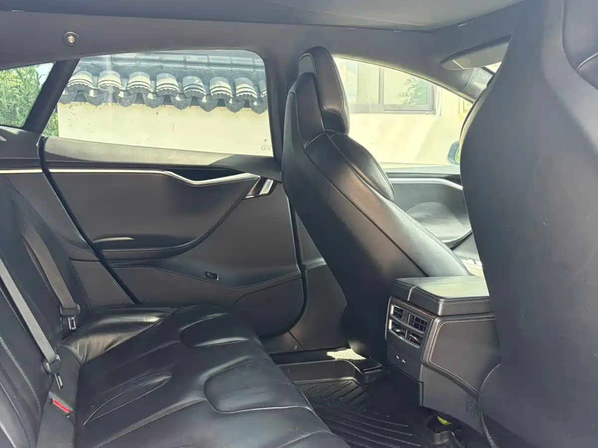 TESLA MODEL S