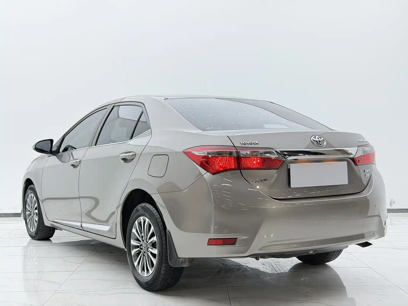 Toyota Corolla 2017 Facelift 1.2T S-CVT GL-i фото 10