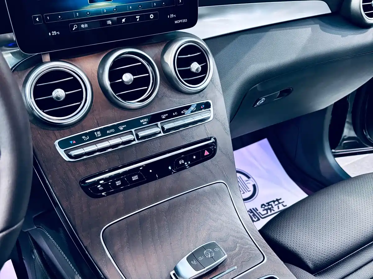 Mercedes-Benz GLC 2021 GLC 260 L 4MATIC Luxury фото 8
