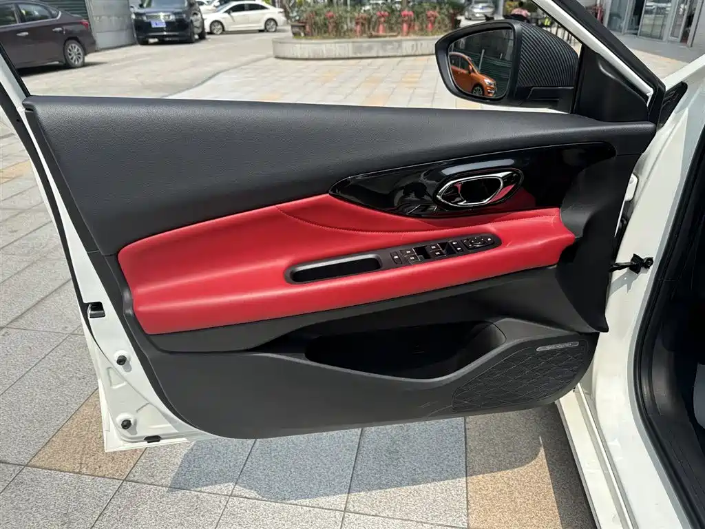 GAC Trumpchi Trumpchi Emkoo 2023 Shadow Leopard H Smart Hybrid фото 23