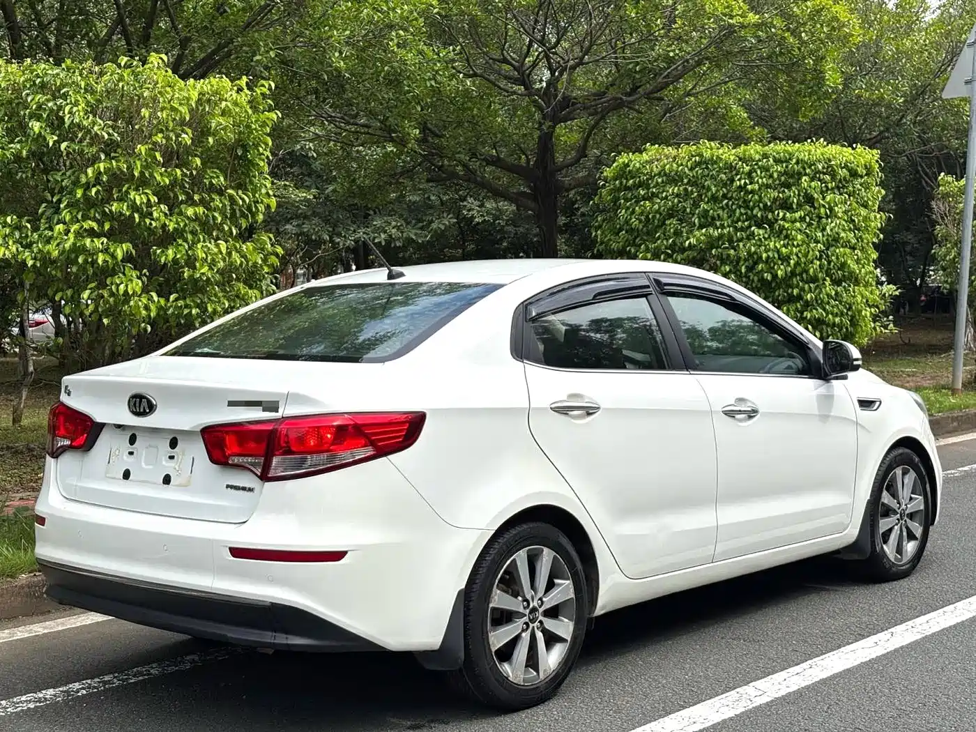 Kia K2 2015 Sedan 1.6L AT Premium фото 9