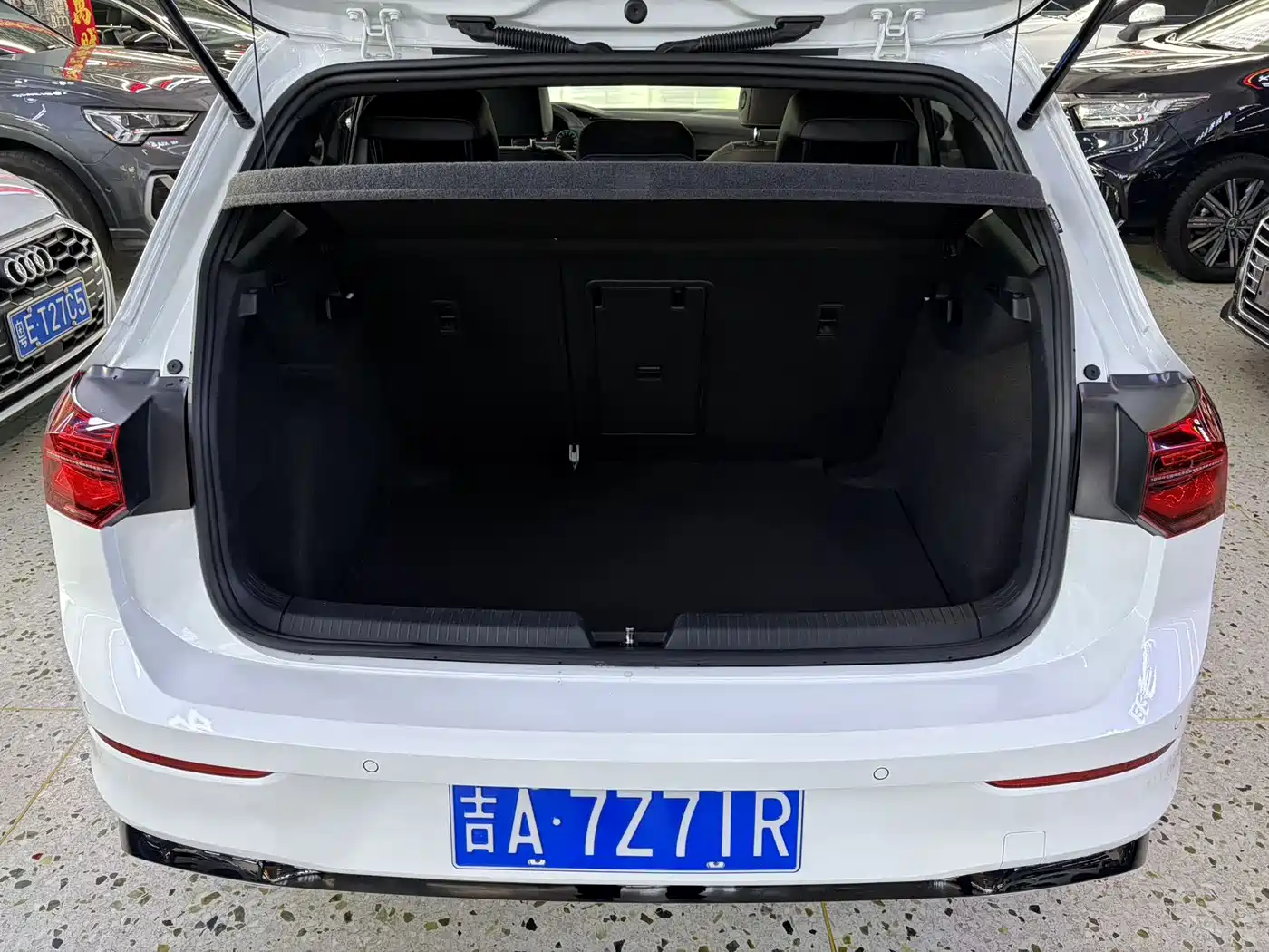 Volkswagen Golf 2021 280TSI DSG R-Line фото 10