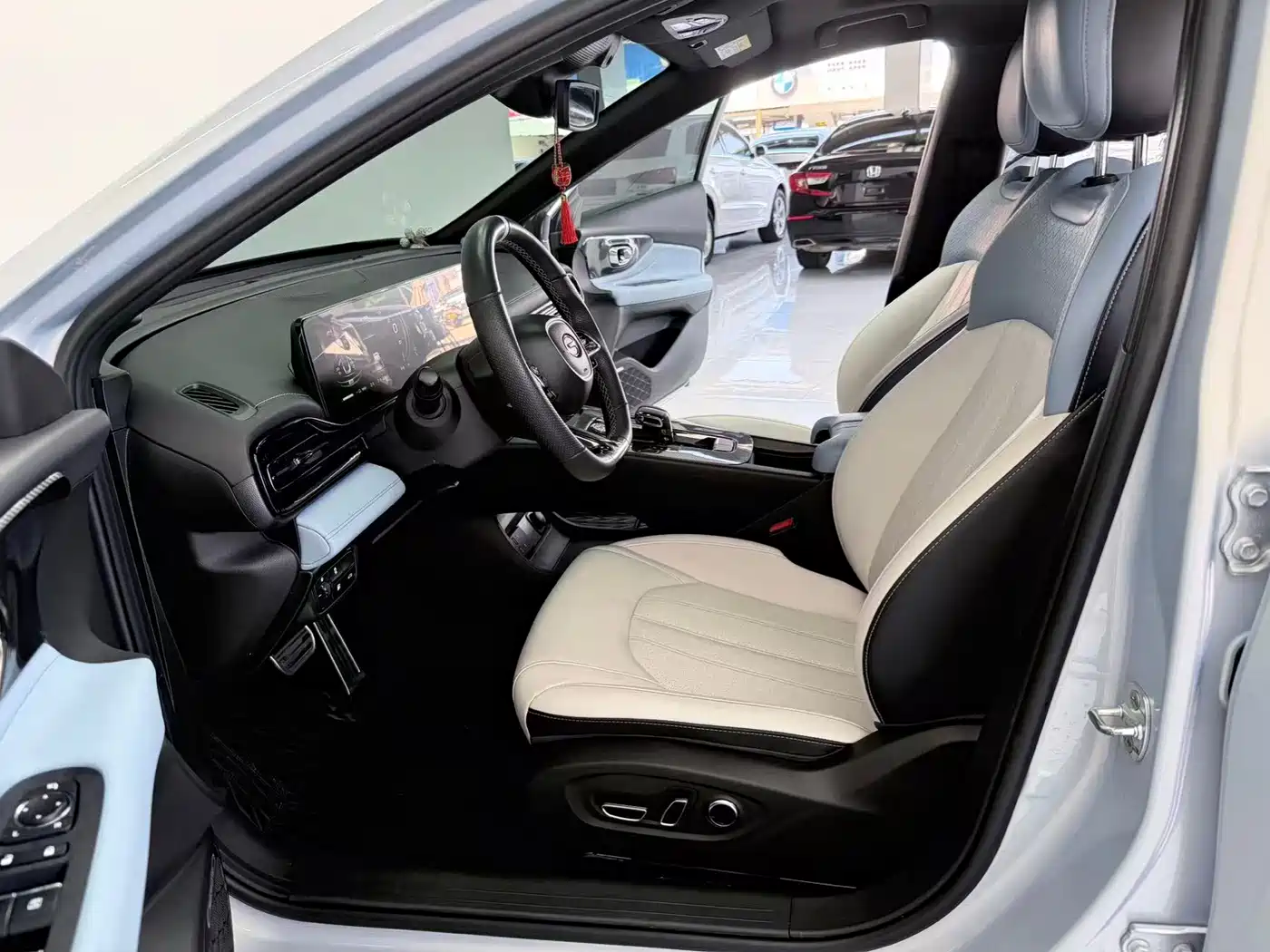 GAC Trumpchi Trumpchi Emkoo 2023 Shadow Leopard H Smart Hybrid фото 4