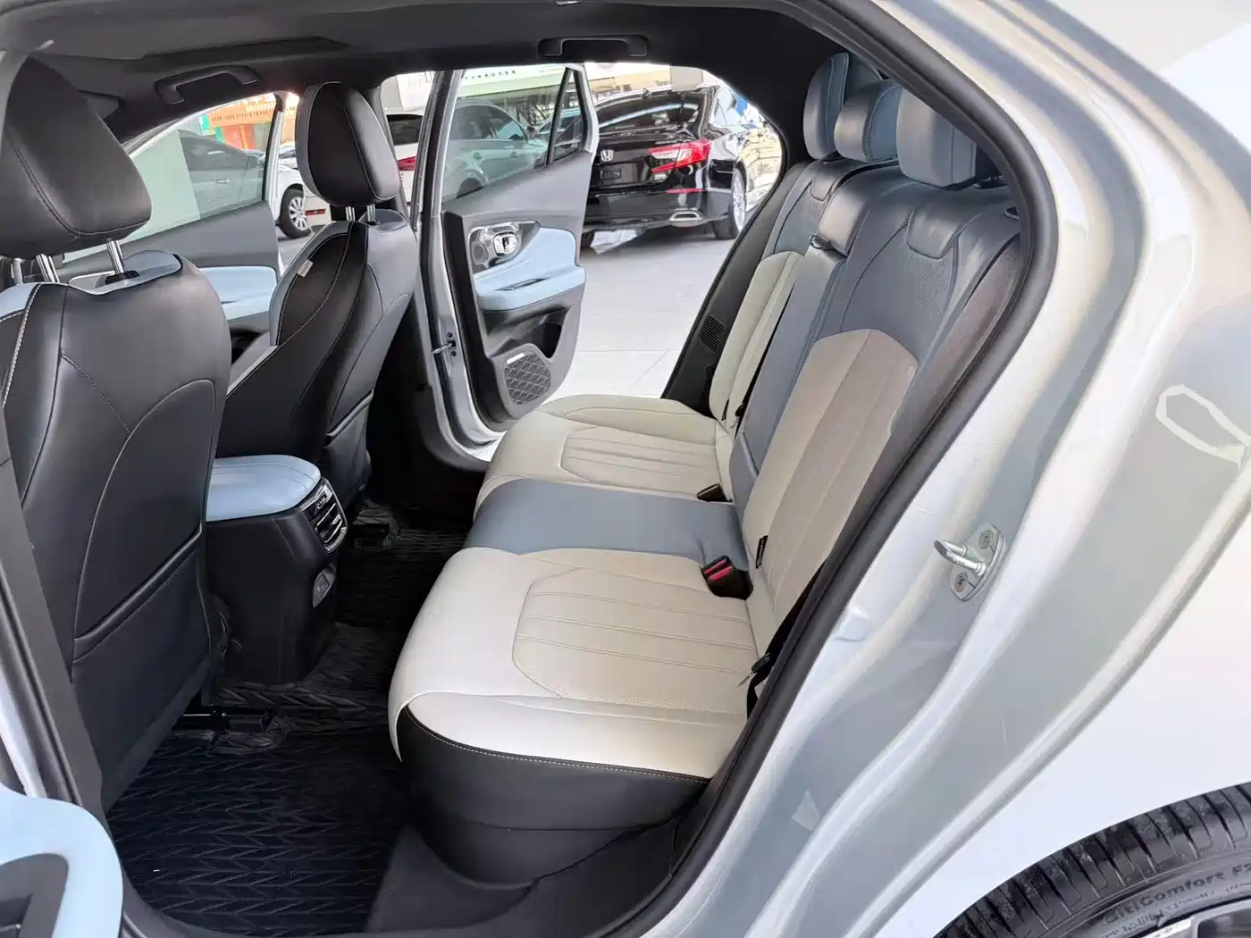GAC Trumpchi Trumpchi Emkoo 2023 Shadow Leopard H Smart Hybrid фото 6