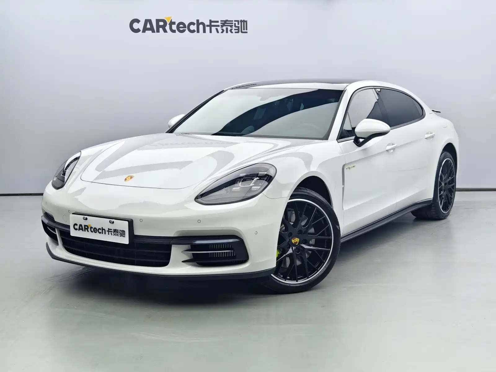 صورة 1 - Porsche Panamera New Energy