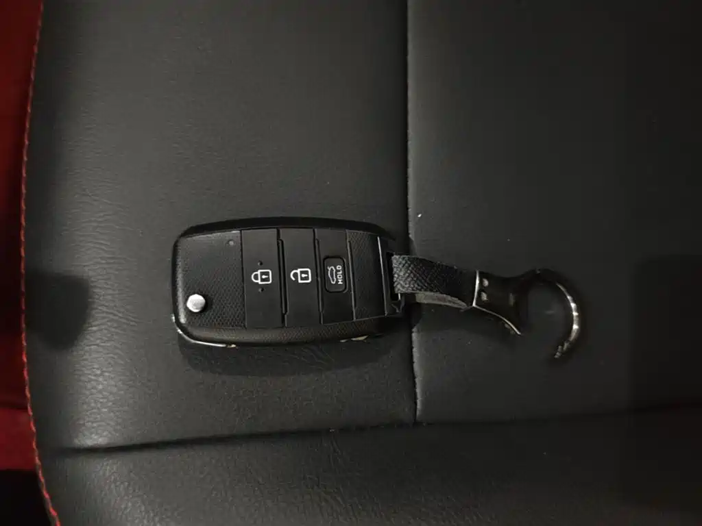 Kia K3 2017 1.6L Automatic 15th Anniversary Special GLS фото 9