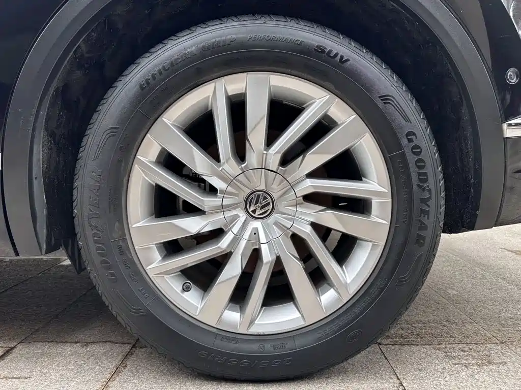 Volkswagen Touareg 2019 2019 2.0TSI Sharp Wing Edition China V
