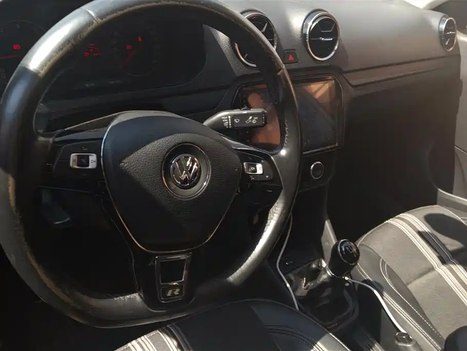Volkswagen Jetta 2017 1.5L Manual Fashion фото 12