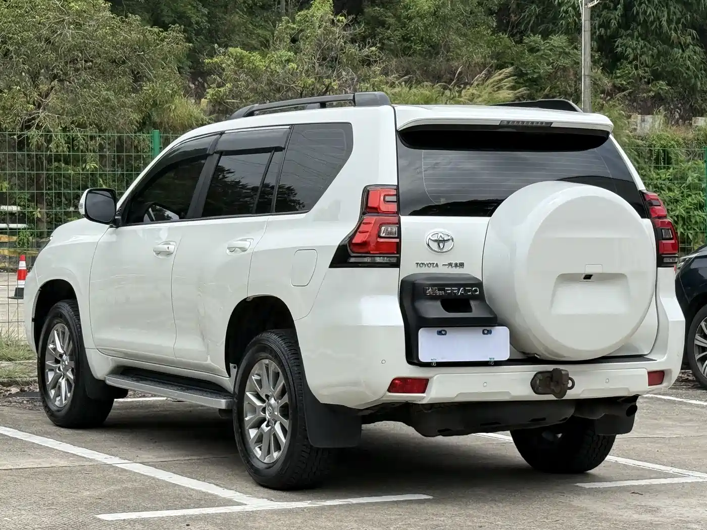 Toyota Prado 2018 3.5L Automatic TX-L Rear-mounted Spare Tire фото 7