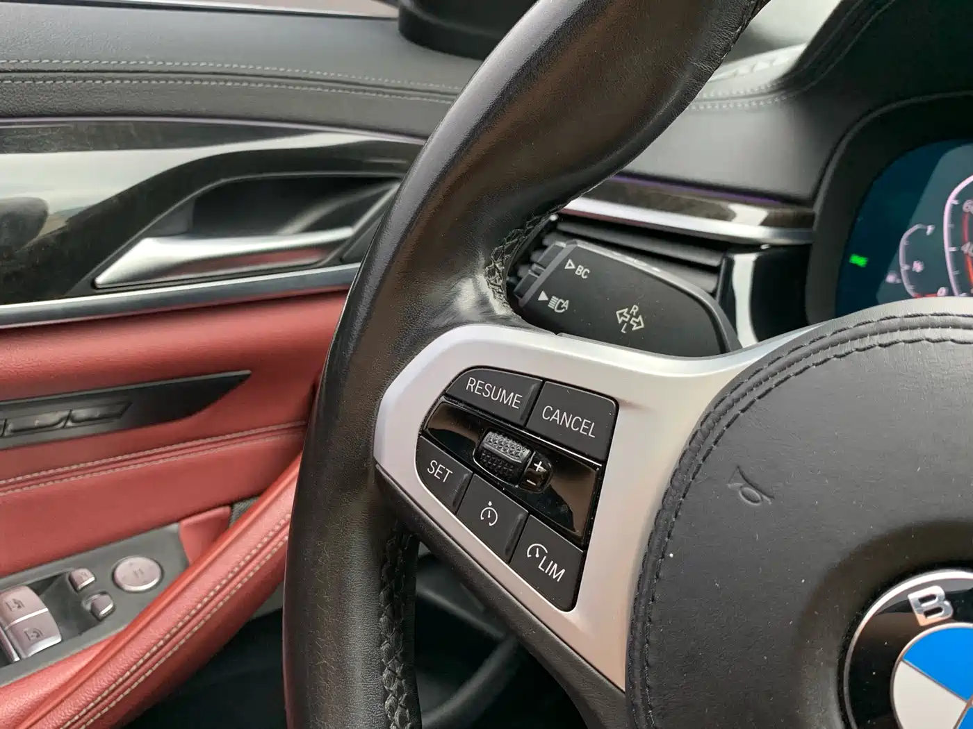 BMW 5 Series 2021 525Li M Sport Package фото 24