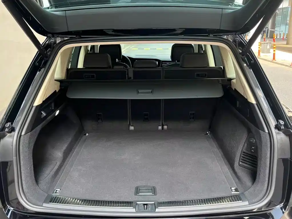 Volkswagen Touareg 2022 2021 2.0TSI R-Line