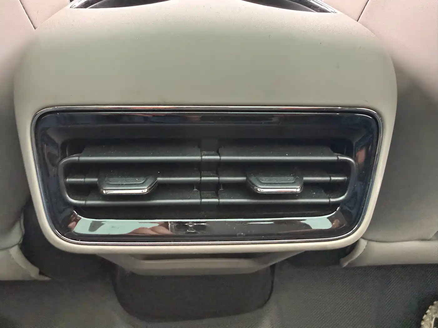 Geely Galaxy Galaxy Xingyao 8 2025 130km EM-i Premium Edition фото 12