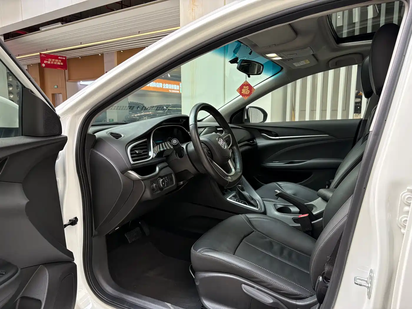 Buick Excelle 2018 18T Automatic Elite фото 4