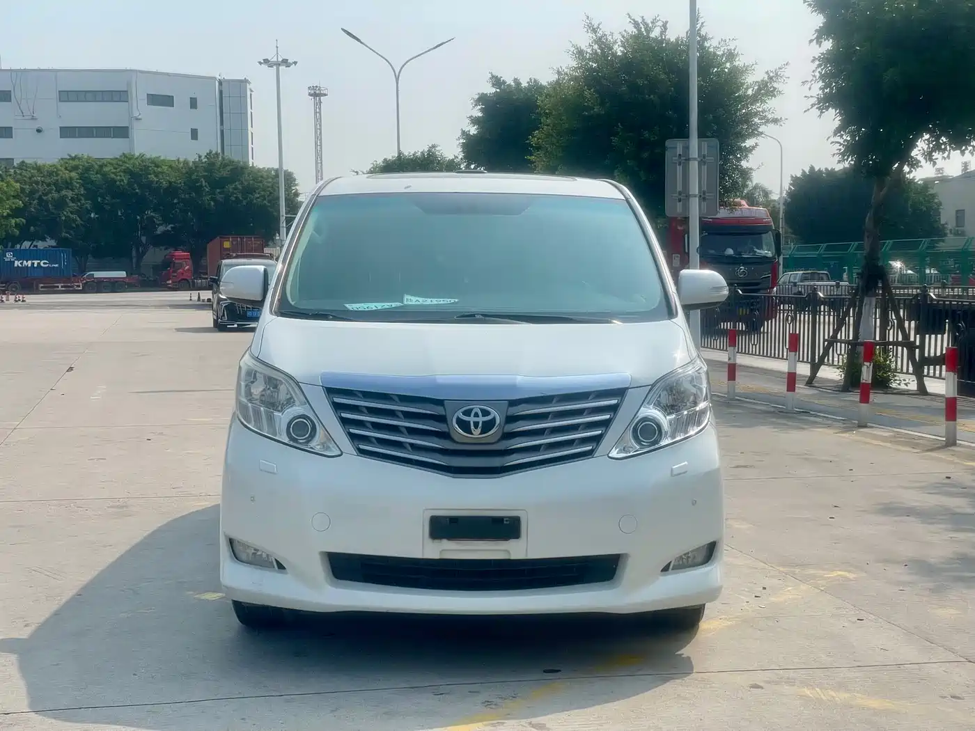 Toyota Alphard 2011 3.5L Luxury Edition фото 2