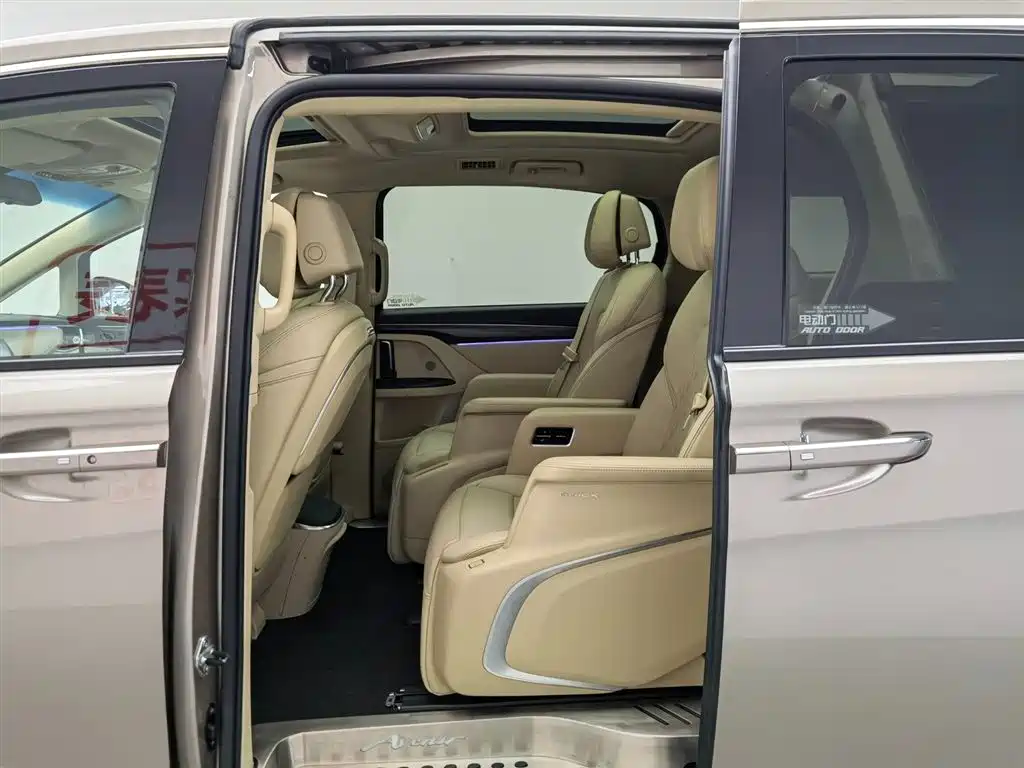 Buick GL8 2023 ES Landmaster Luxury фото 12