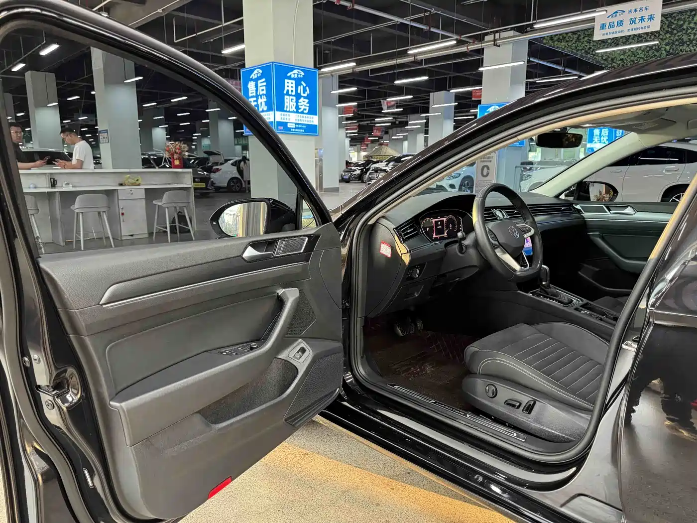 Volkswagen Magotan 2020 330TSI DSG Luxury фото 4