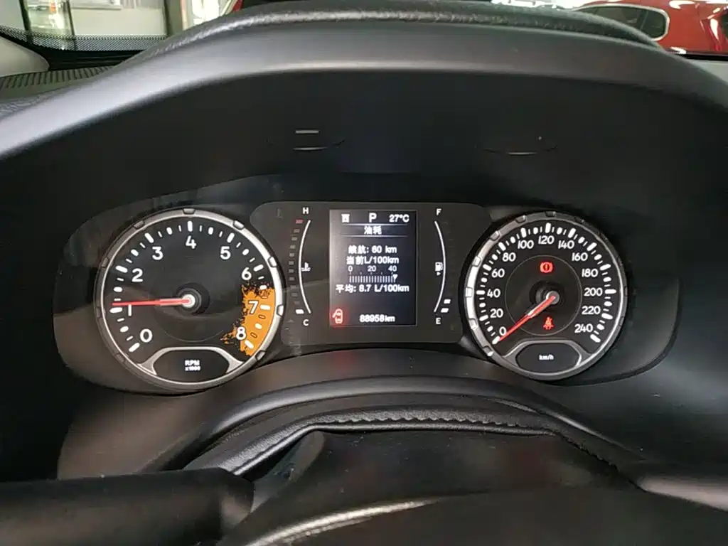 Photo 12 - Jeep Renegade
