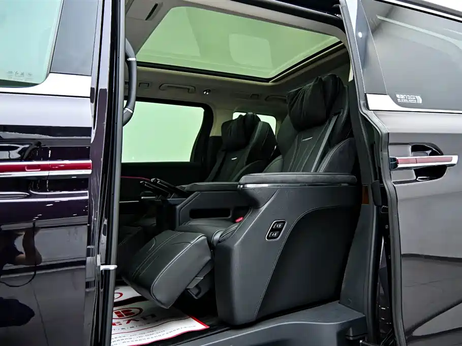 Hongqi HQ9 PHEV 2024 Model 2.0T AWD Luxury Edition фото 17