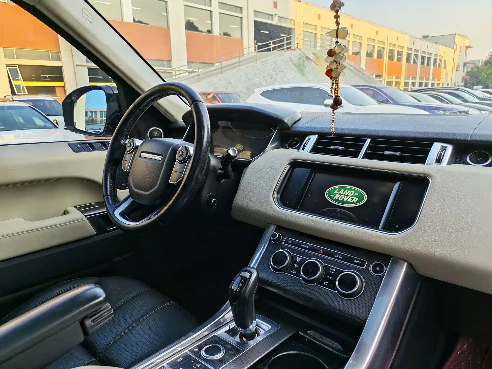 Photo 12 - Land Rover Range Rover Sport