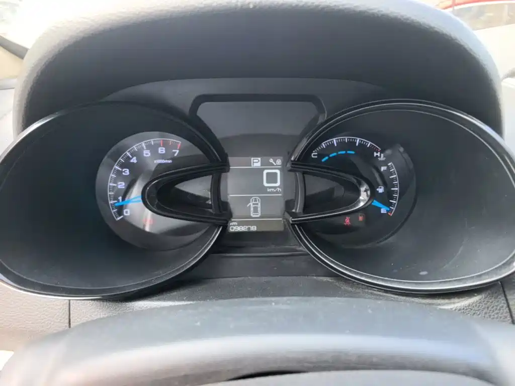 Dongfeng Aeolus Dongfeng Fengshen AX7 2015 2015 2.0L Automatic Smart Ease