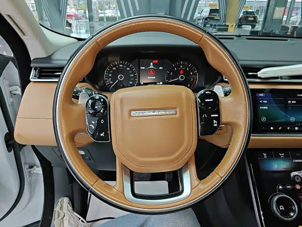Фото 11 - Land Rover Range Rover Velar