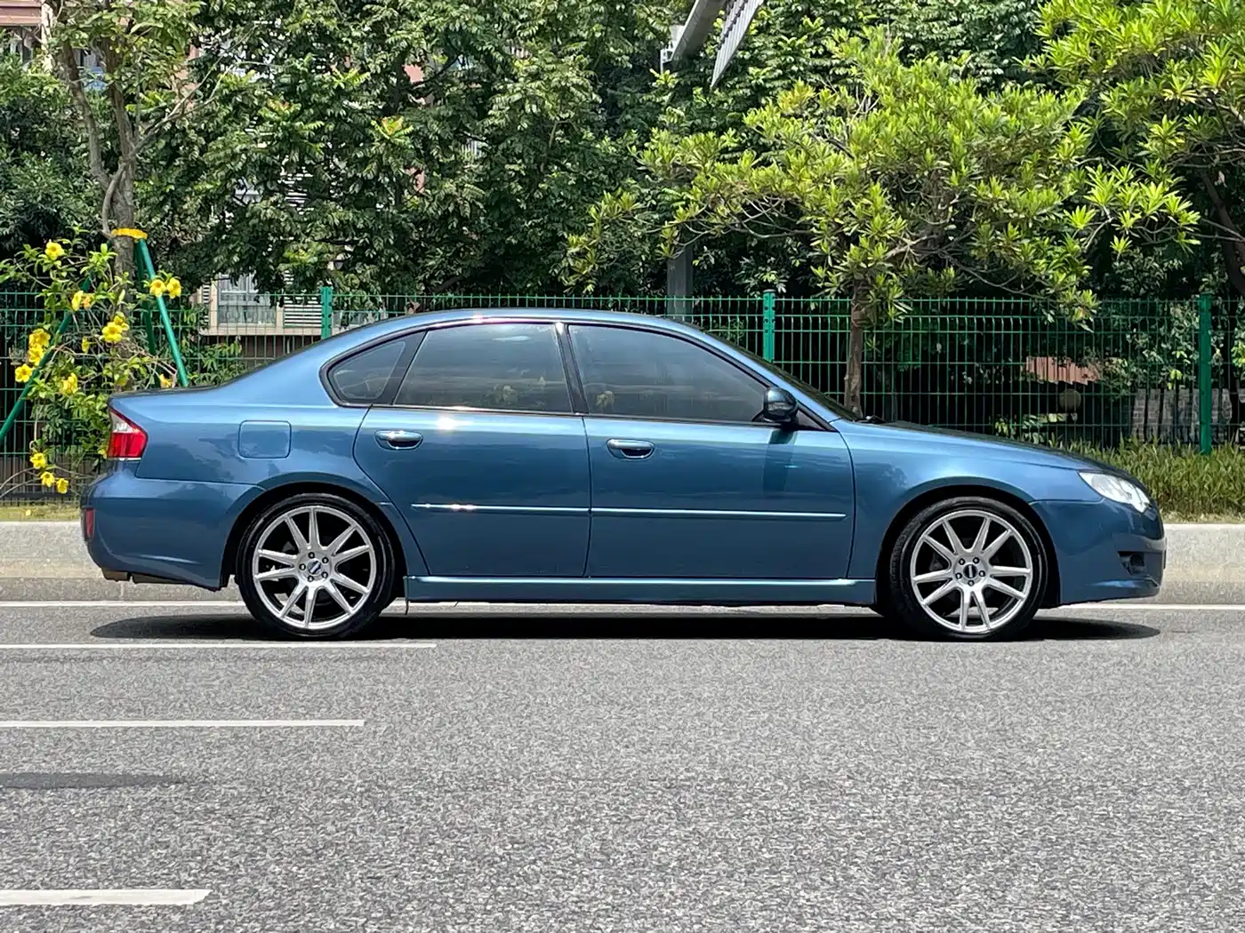 Фото 3 - Subaru Legacy