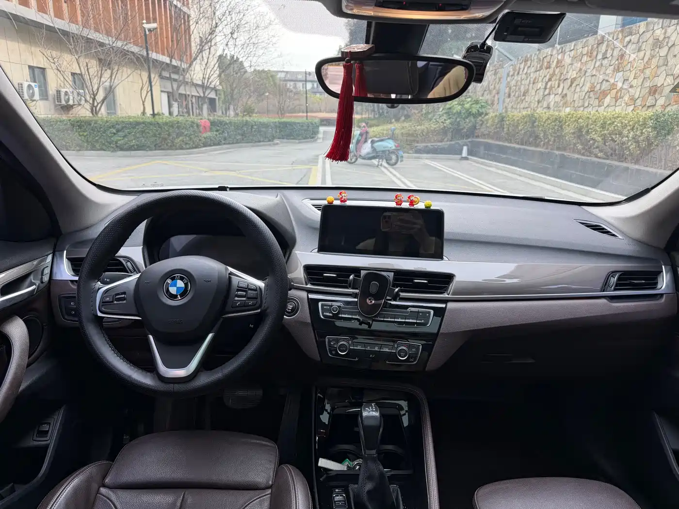 BMW X1 2018 sDrive18Li Premium Model фото 17