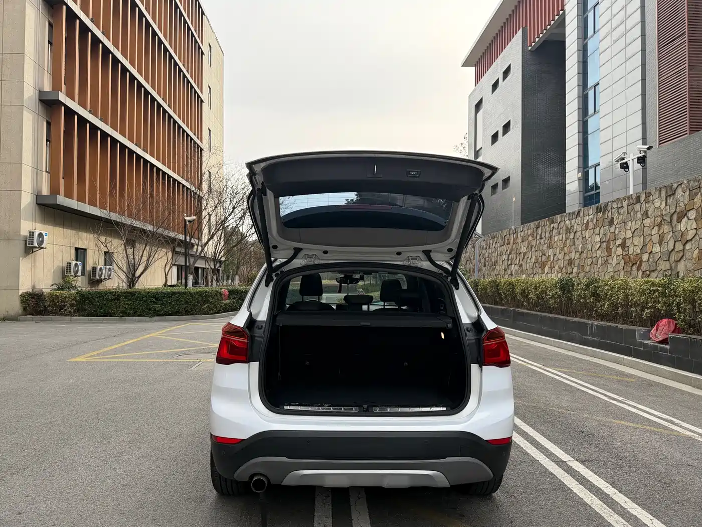 BMW X1 2018 sDrive18Li Premium Model фото 11