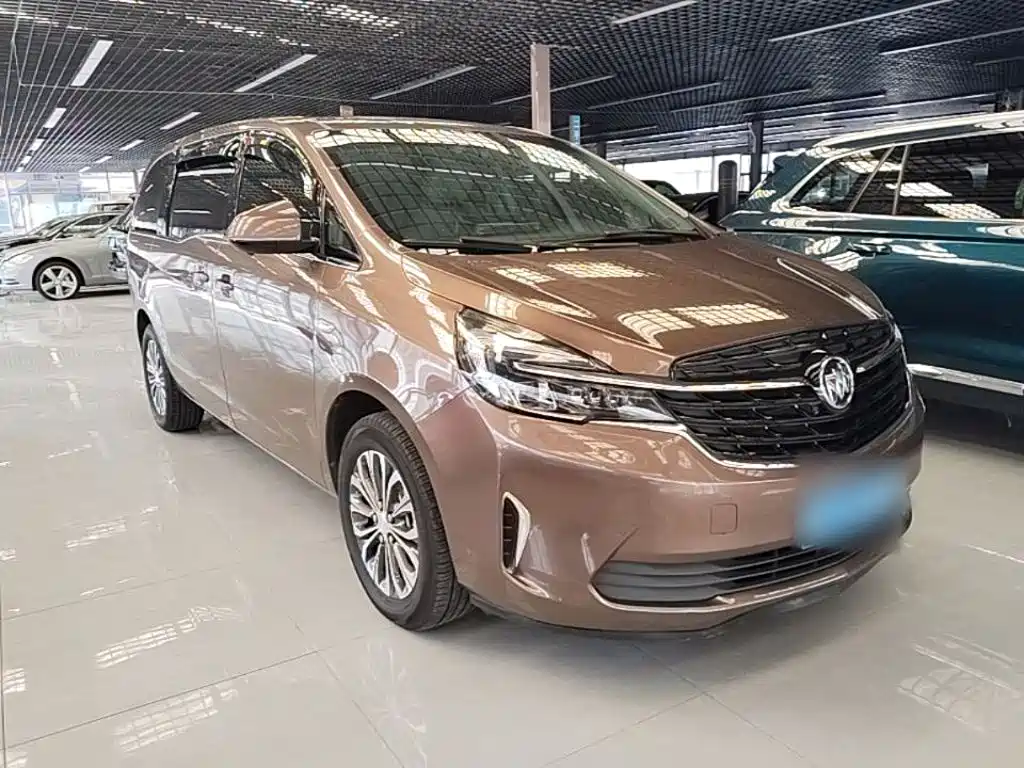 Фото 4 - Buick GL8